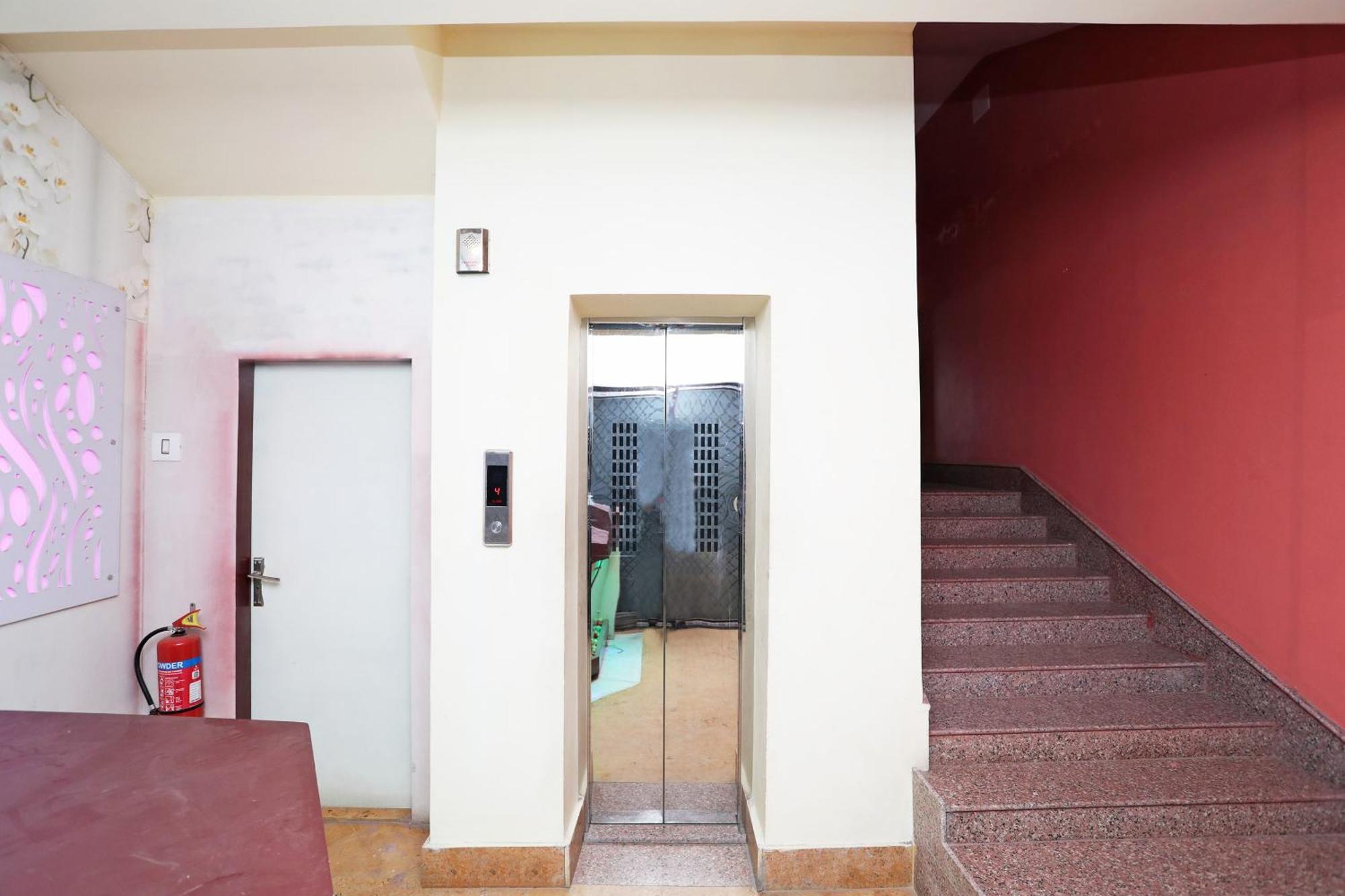 Hotel O Imperial Guest House Barasat Exterior photo